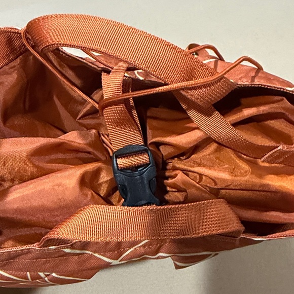 Patagonia Burnt Orange Backpack with Cream Abstract Lines 18x15 - Picture 6 of 10